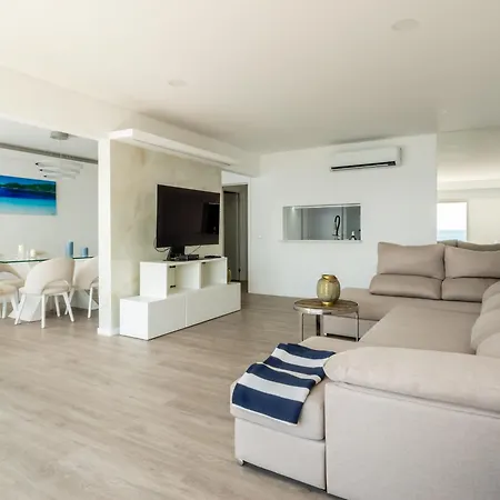 Azzurro At Sea דירה